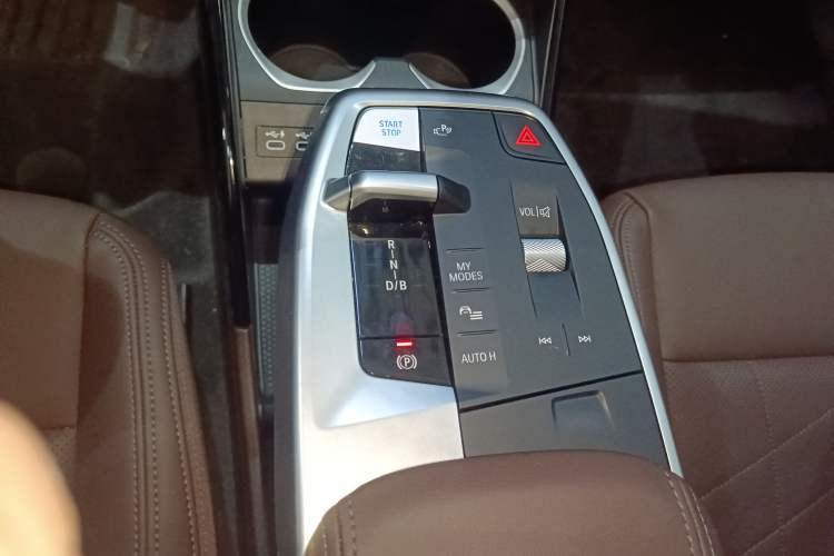 Used BMW iX1 2023 eDrive25L M Sport Package Gear Lever