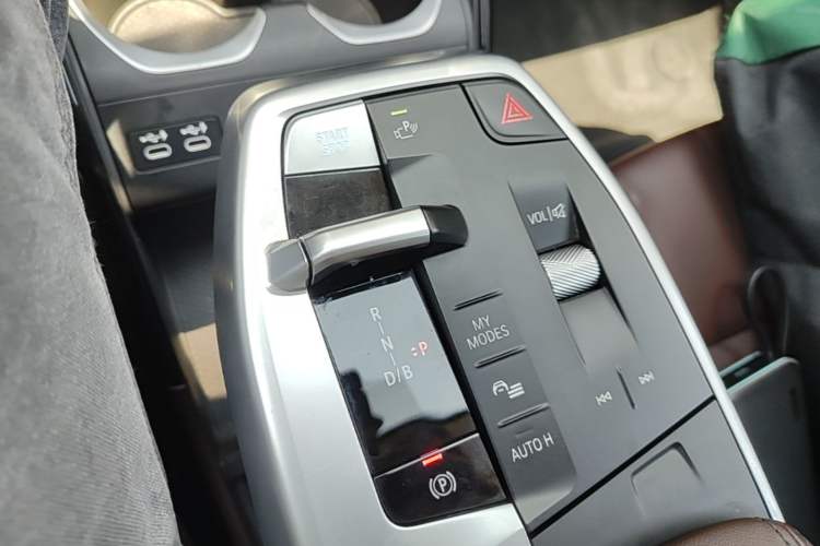 Used BMW iX1 2023 xDrive30L X Design Package Gear Lever