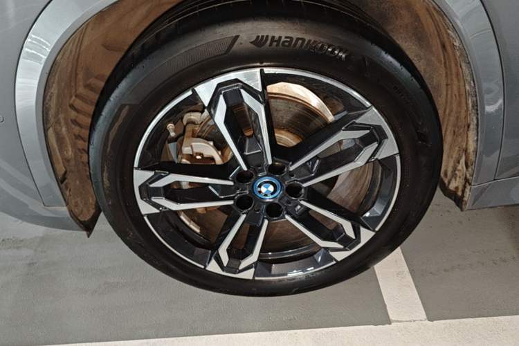 Used BMW iX1 2023 xDrive30L M Sport Package Left Front Wheel Hub