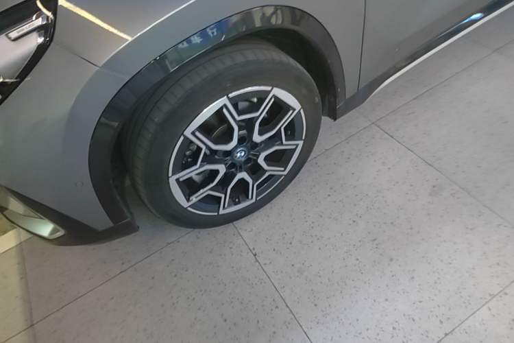 Used BMW iX1 2023 xDrive30L X Design Package Left Front Wheel Hub