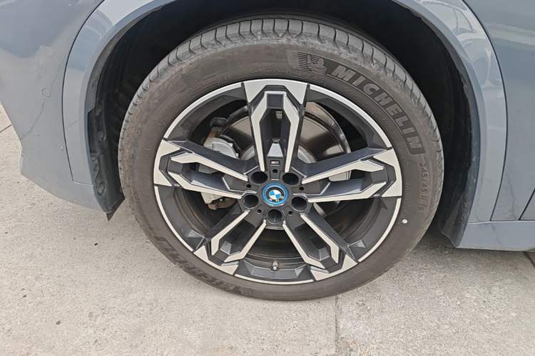 Used BMW iX1 2023 xDrive30L M Sport Package Left Front Wheel Hub