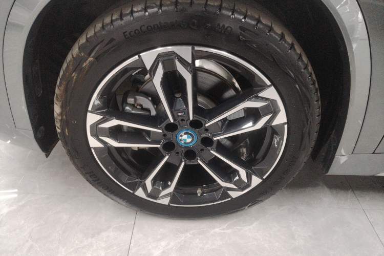 Used BMW iX1 2023 xDrive30L M Sport Package Left Front Wheel Hub