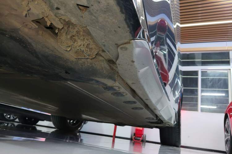 Used BMW iX1 2023 xDrive30L X Design Package Left Side Sill