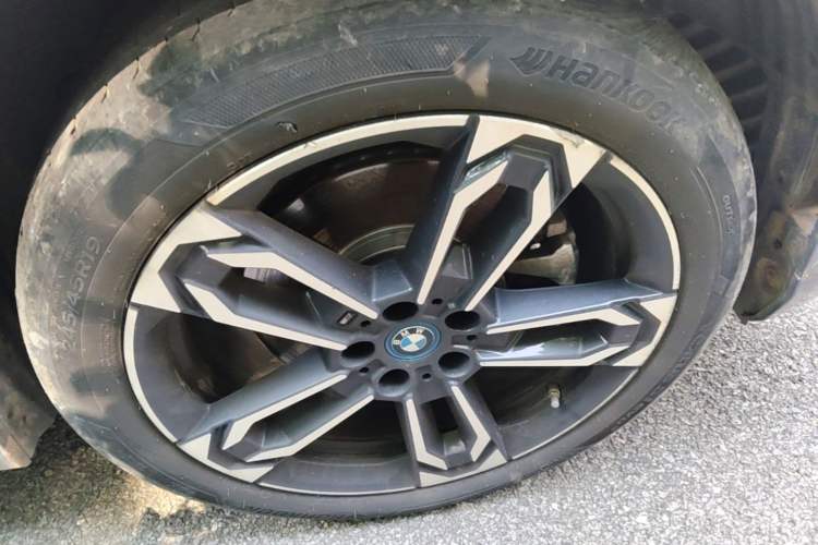 Used BMW iX1 2023 xDrive30L M Sport Package Right Front Wheel Hub