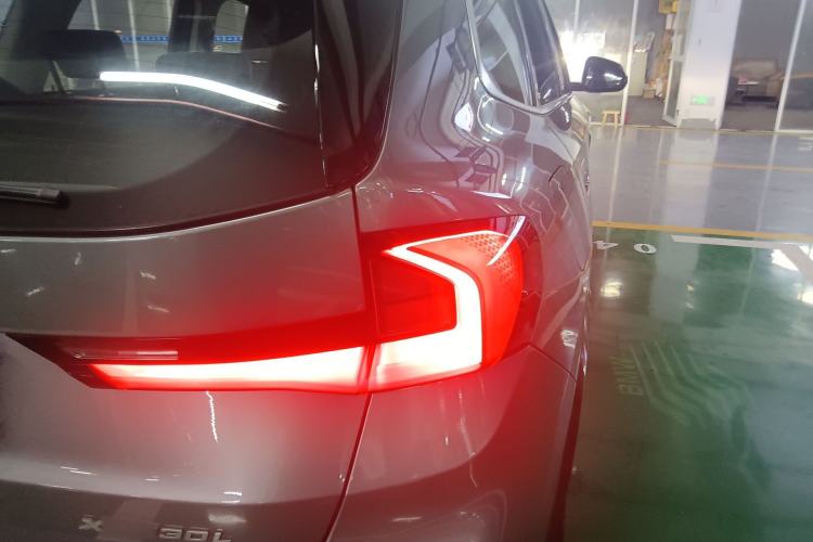 Used BMW iX1 2023 xDrive30L X Design Package Right Rear Taillight