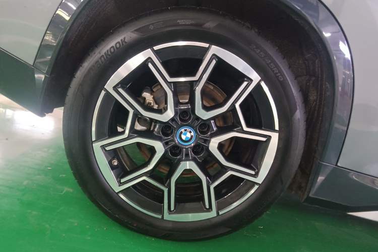 Used BMW iX1 2023 xDrive30L X Design Package Right Rear Wheel Hub