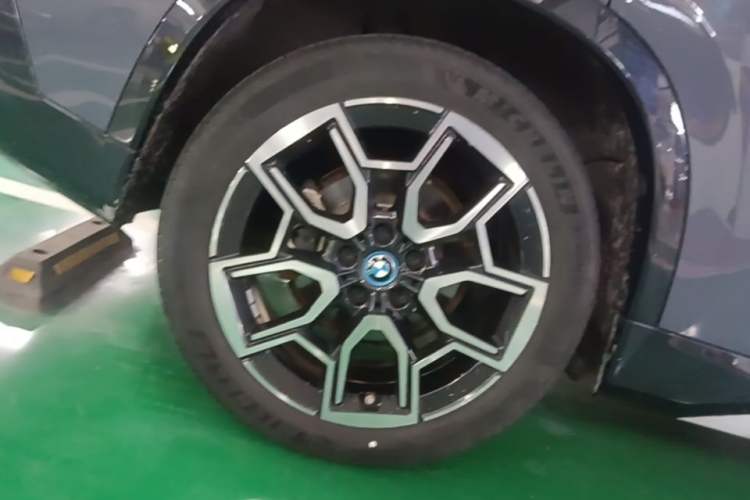 Used BMW iX1 2023 xDrive30L X Design Package Right Rear Wheel Hub