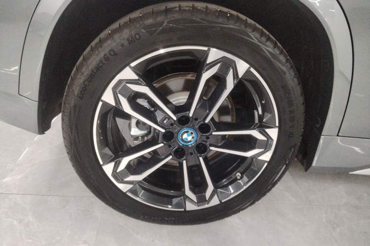 Used BMW iX1 2023 xDrive30L M Sport Package Right Rear Wheel Hub