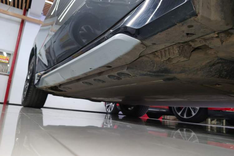 Used BMW iX1 2023 xDrive30L X Design Package Right Side Sill