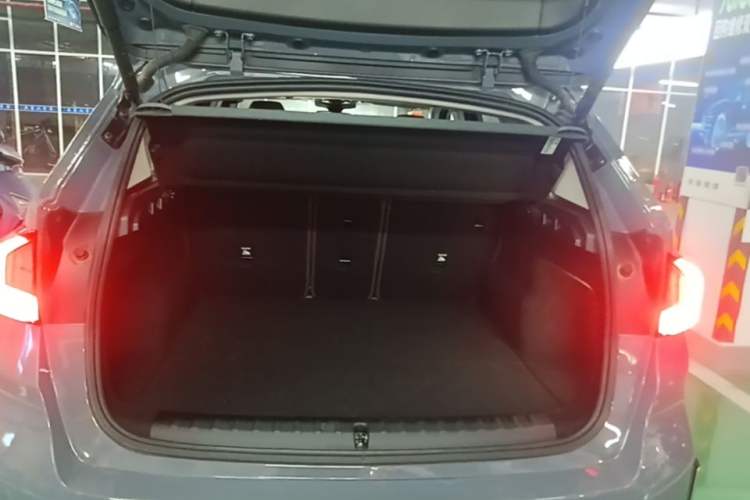 Used BMW iX1 2023 xDrive30L X Design Package Trunk