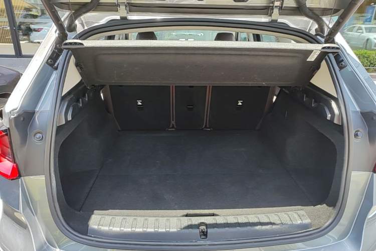 Used BMW iX1 2023 xDrive30L X Design Package Trunk