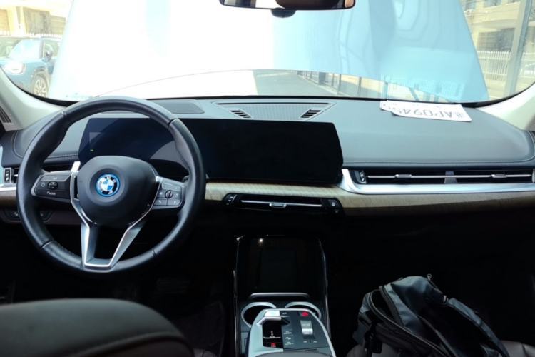 Used BMW iX1 2023 xDrive30L X Design Package Center Console