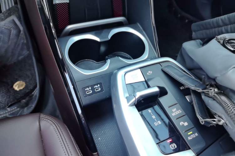 Used BMW iX1 2023 xDrive30L X Design Package Gear Lever