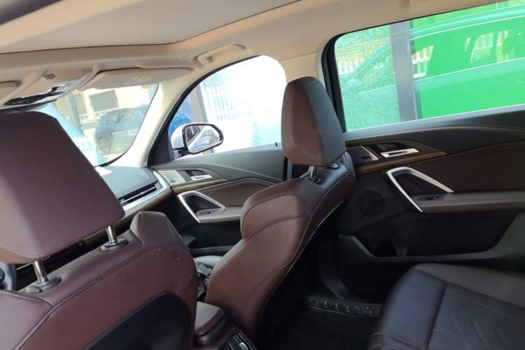 Used BMW iX1 2023 xDrive30L X Design Package Headliner