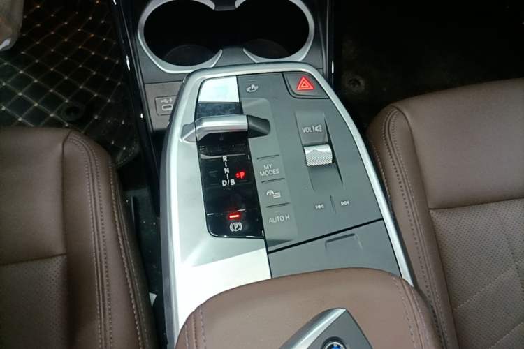 Used BMW iX1 2023 xDrive30L X Design Package Gear Lever
