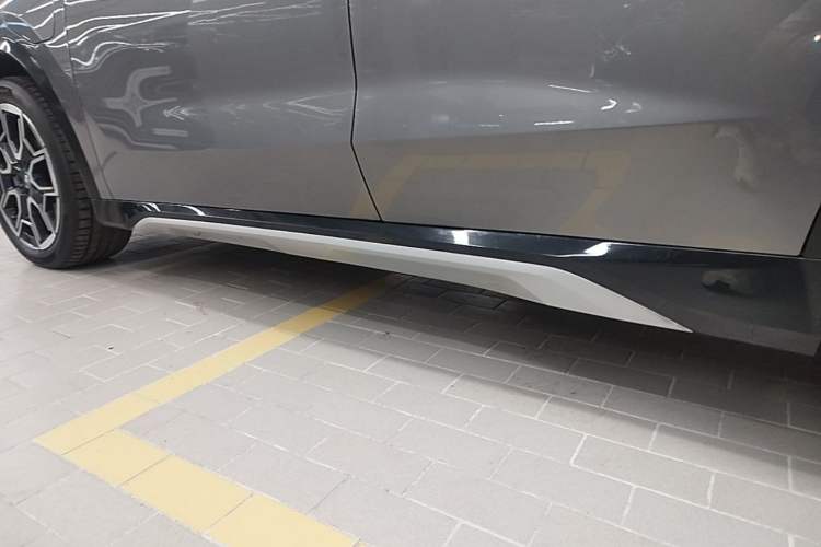 Used BMW iX1 2023 xDrive30L X Design Package Left Side Sill