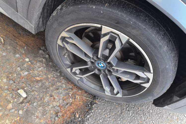 Used BMW iX1 2023 xDrive30L M Sport Package Right Front Wheel Hub
