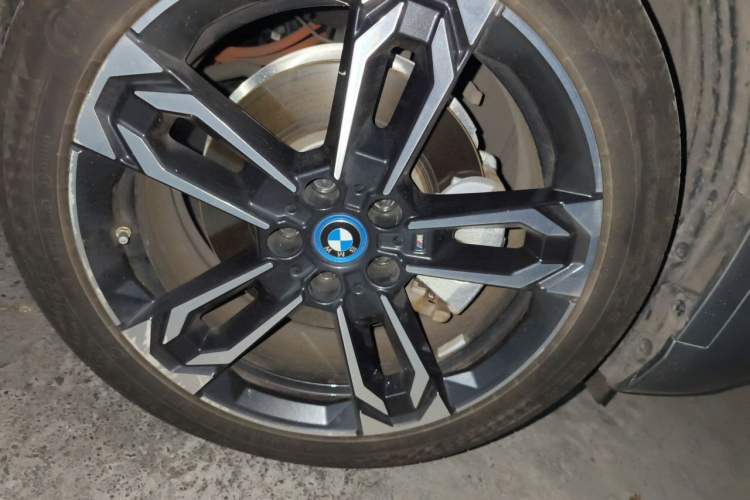 Used BMW iX1 2023 xDrive30L M Sport Package Right Front Wheel Hub