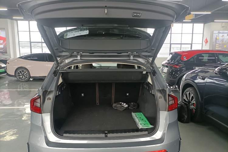 Used BMW iX1 2023 xDrive30L X Design Package Trunk