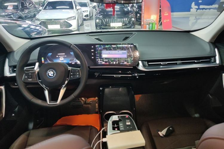 Used BMW iX1 2023 eDrive25L X Design Package Center Console