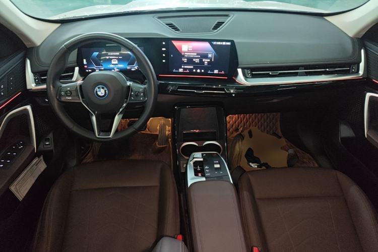 Used BMW iX1 2023 eDrive25L X Design Package Center Console