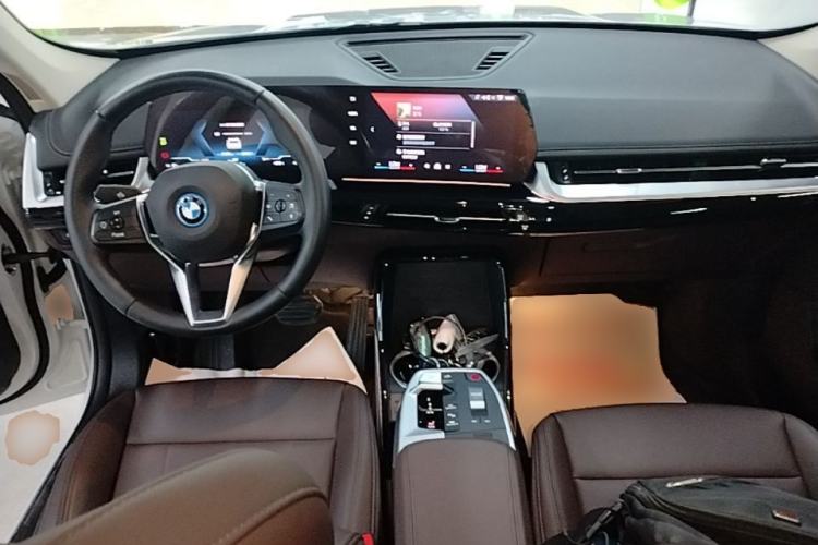 Used BMW iX1 2023 eDrive25L X Design Package Center Console
