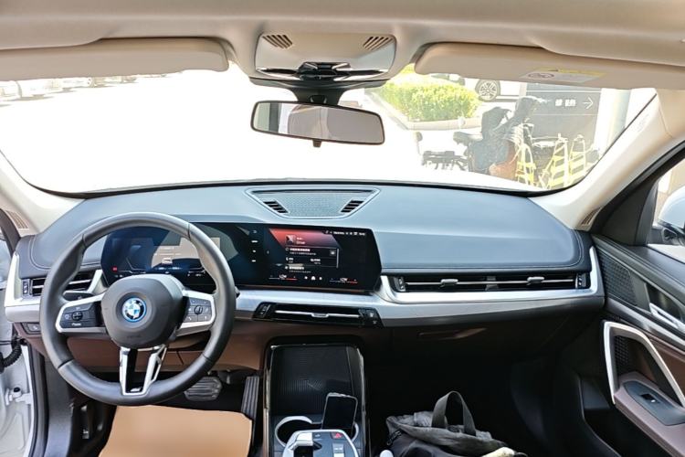 Used BMW iX1 2023 eDrive25L M Sport Package Center Console