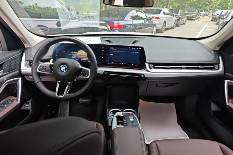 Used BMW iX1 2023 eDrive25L M Sport Package Center Console