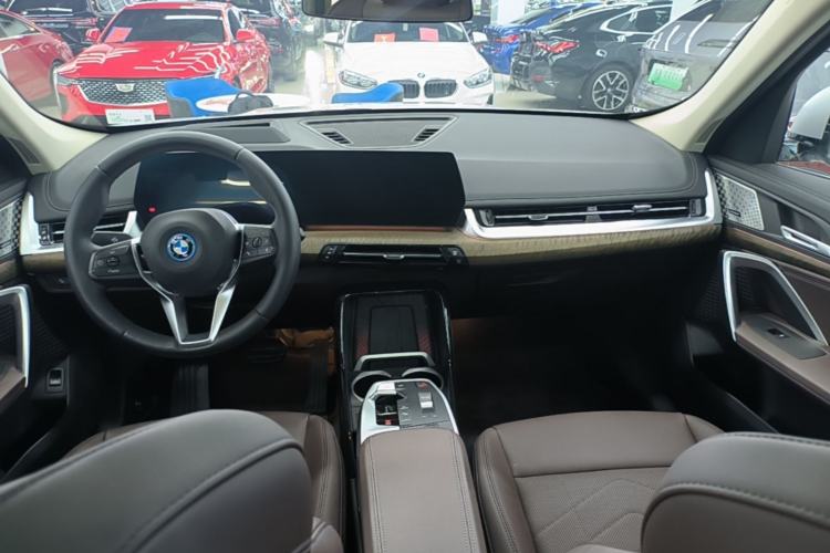 Used BMW iX1 2023 xDrive30L X Design Package Center Console