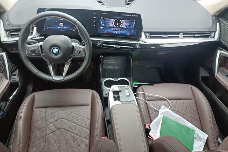 Used BMW iX1 2023 eDrive25L M Sport Package Center Console