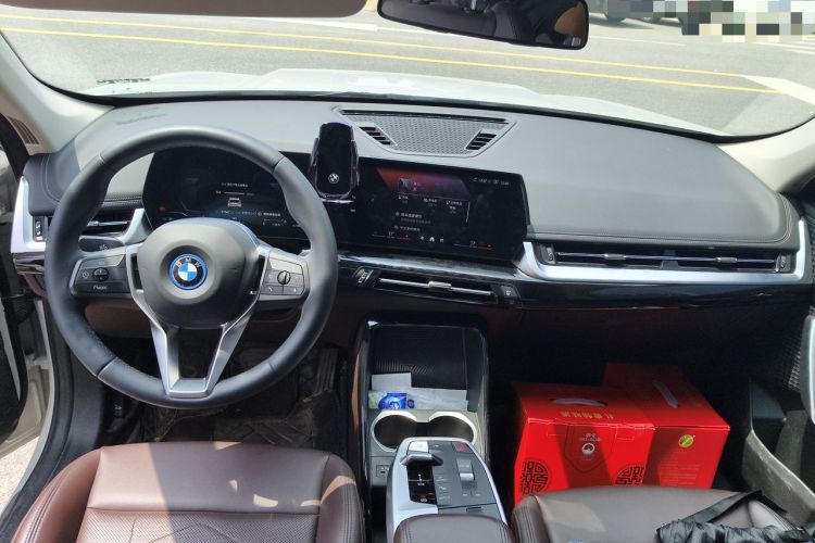 Used BMW iX1 2023 eDrive25L X Design Package Center Console