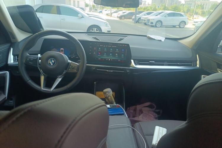 Used BMW iX1 2023 eDrive25L X Design Package Center Console