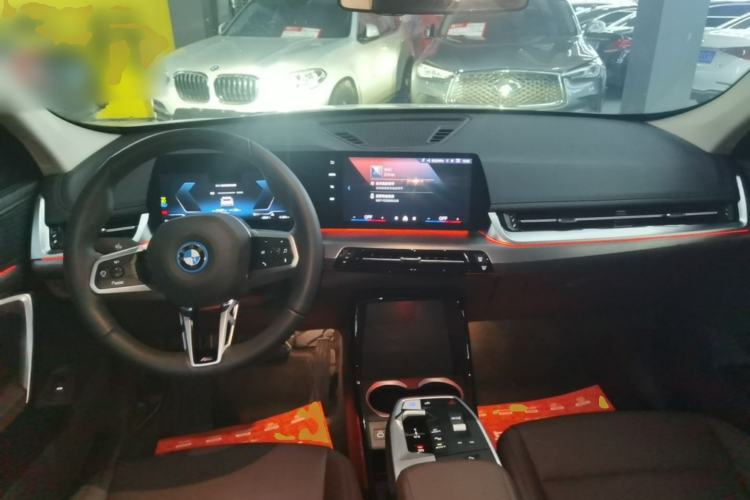Used BMW iX1 2023 eDrive25L M Sport Package Center Console