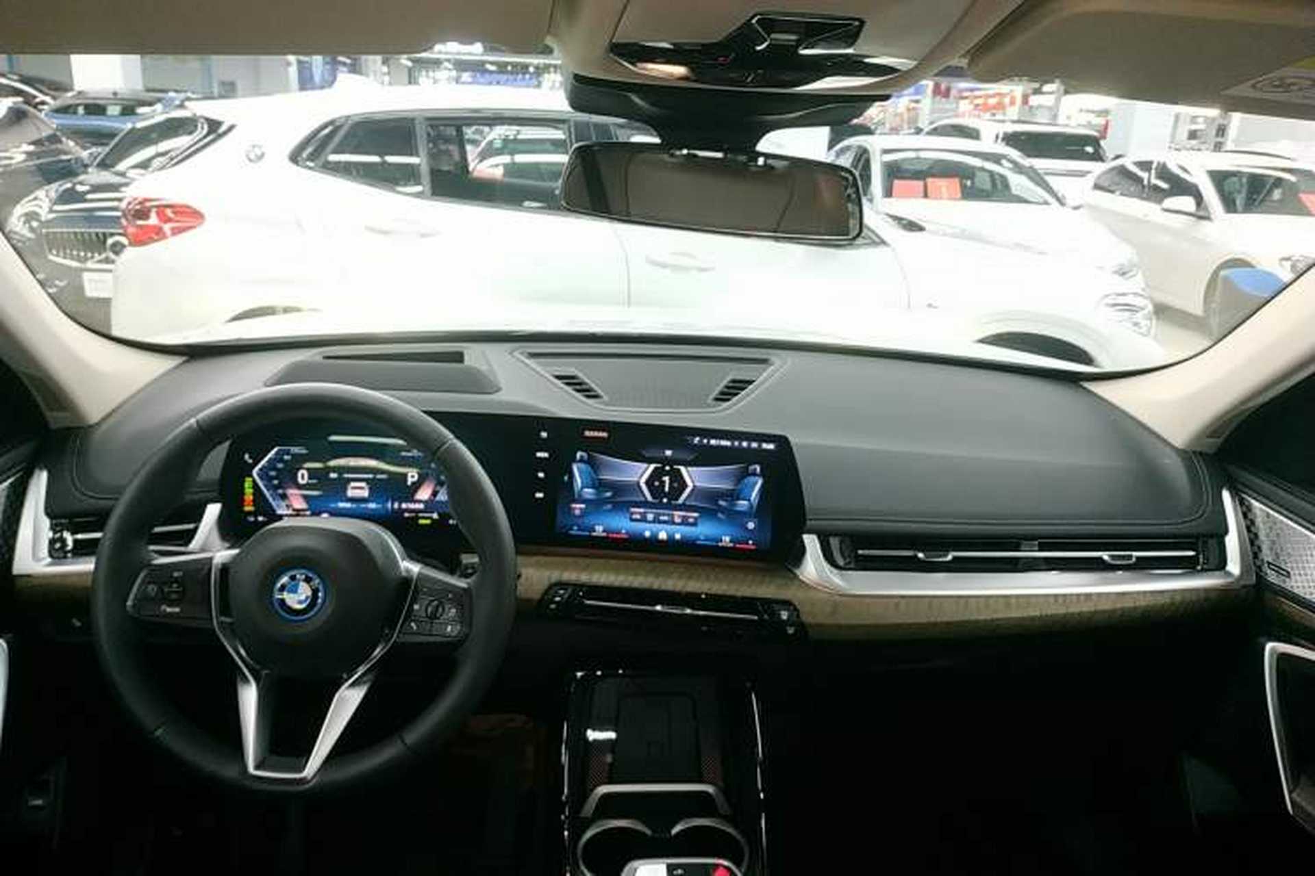 Used BMW iX1 2023 xDrive30L X Design Package Center Console