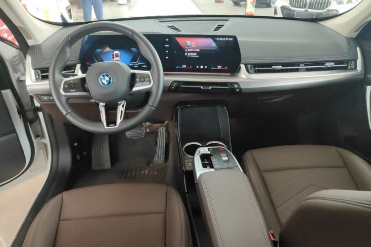 Used BMW iX1 2023 eDrive25L M Sport Package Center Console