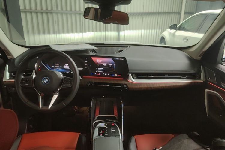 Used BMW iX1 2023 xDrive30L X Design Package Center Console