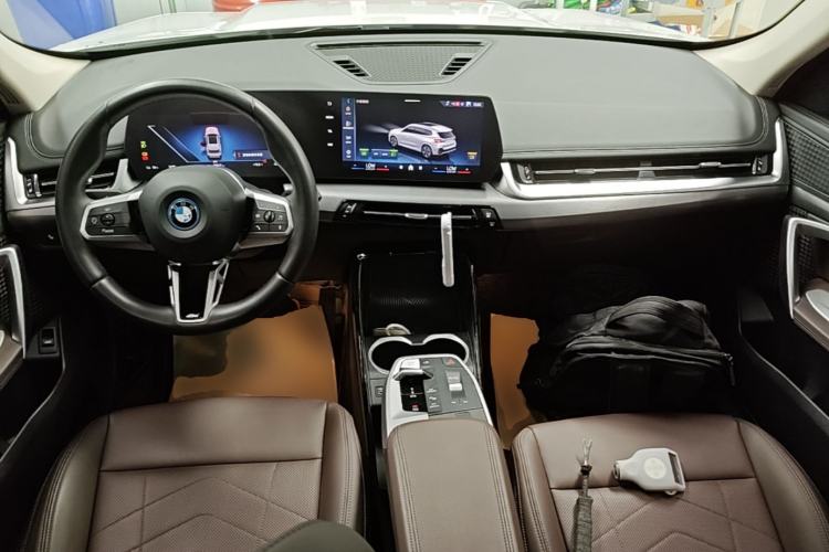 Used BMW iX1 2023 eDrive25L M Sport Package Center Console