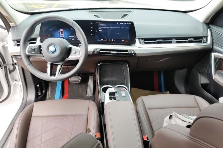 Used BMW iX1 2023 eDrive25L M Sport Package Center Console