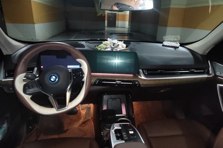 Used BMW iX1 2023 xDrive30L X Design Package Center Console
