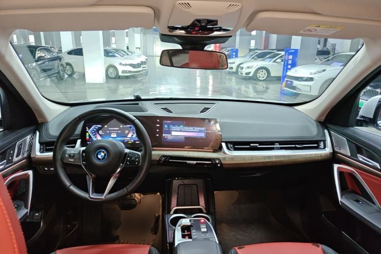 Used BMW iX1 2023 xDrive30L X Design Package Center Console