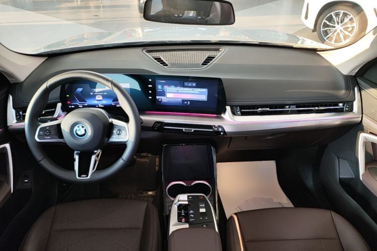 Used BMW iX1 2023 eDrive25L M Sport Package Center Console