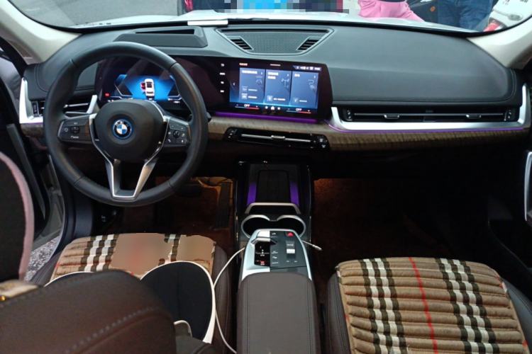Used BMW iX1 2023 eDrive25L X Design Package Center Console