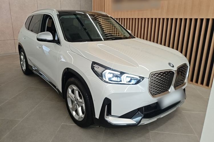 Used BMW iX1 2023 eDrive25L X Design Package Front Right 45 Deg