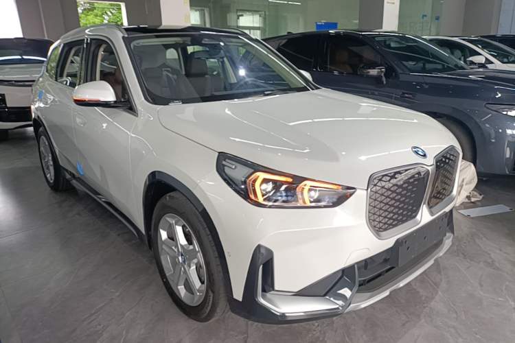 Used BMW iX1 2023 eDrive25L X Design Package Front Right 45 Deg