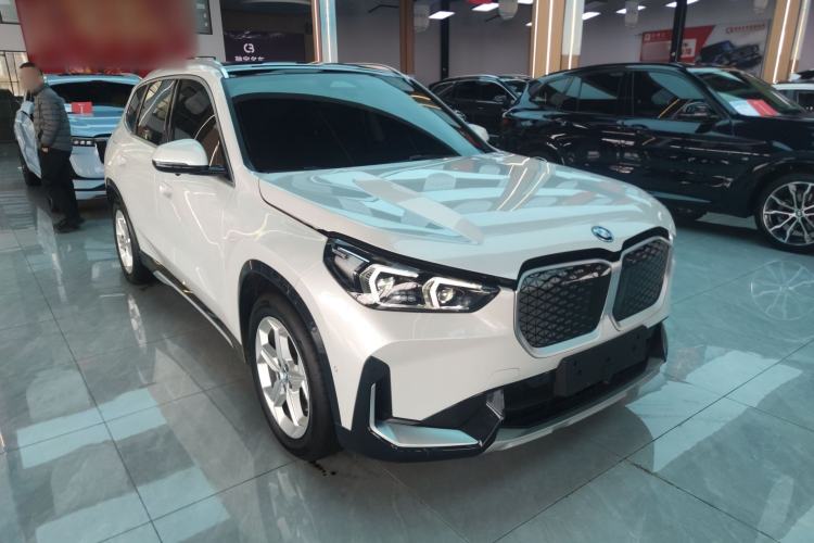 Used BMW iX1 2023 eDrive25L X Design Package Front Right 45 Deg