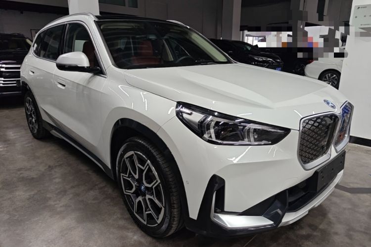 Used BMW iX1 2023 xDrive30L X Design Package Front Right 45 Deg