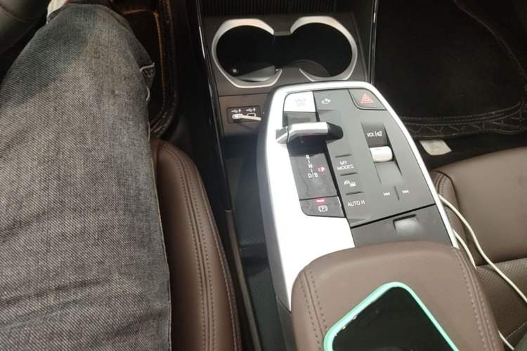 Used BMW iX1 2023 eDrive25L X Design Package Gear Lever