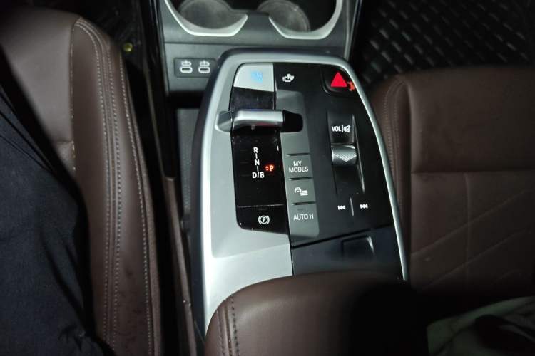 Used BMW iX1 2023 eDrive25L M Sport Package Gear Lever