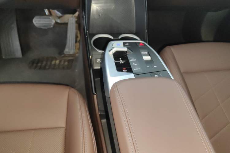 Used BMW iX1 2023 eDrive25L M Sport Package Gear Lever