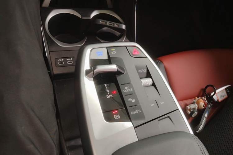 Used BMW iX1 2023 xDrive30L X Design Package Gear Lever